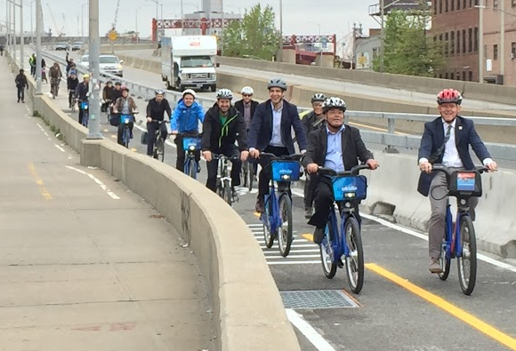 The Pulaski Bridge Bikeway Is Open and It’s Magnificent