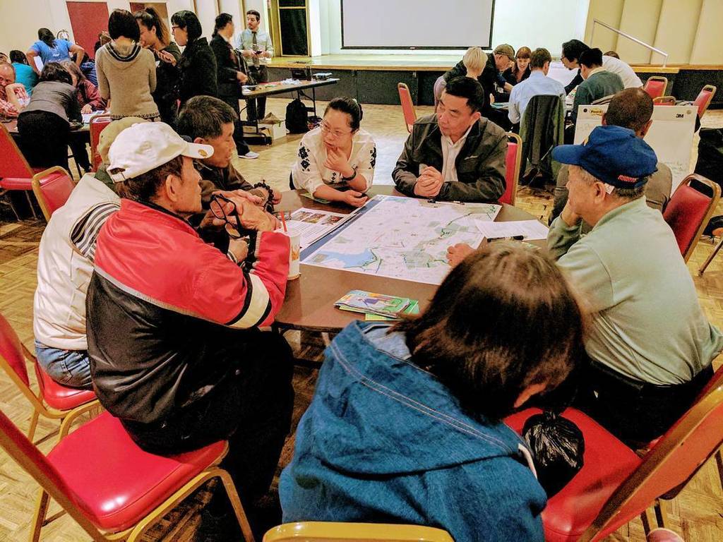 Crowded, Car-Choked Downtown Flushing Shouldn’t Be a Void in the Bike Network