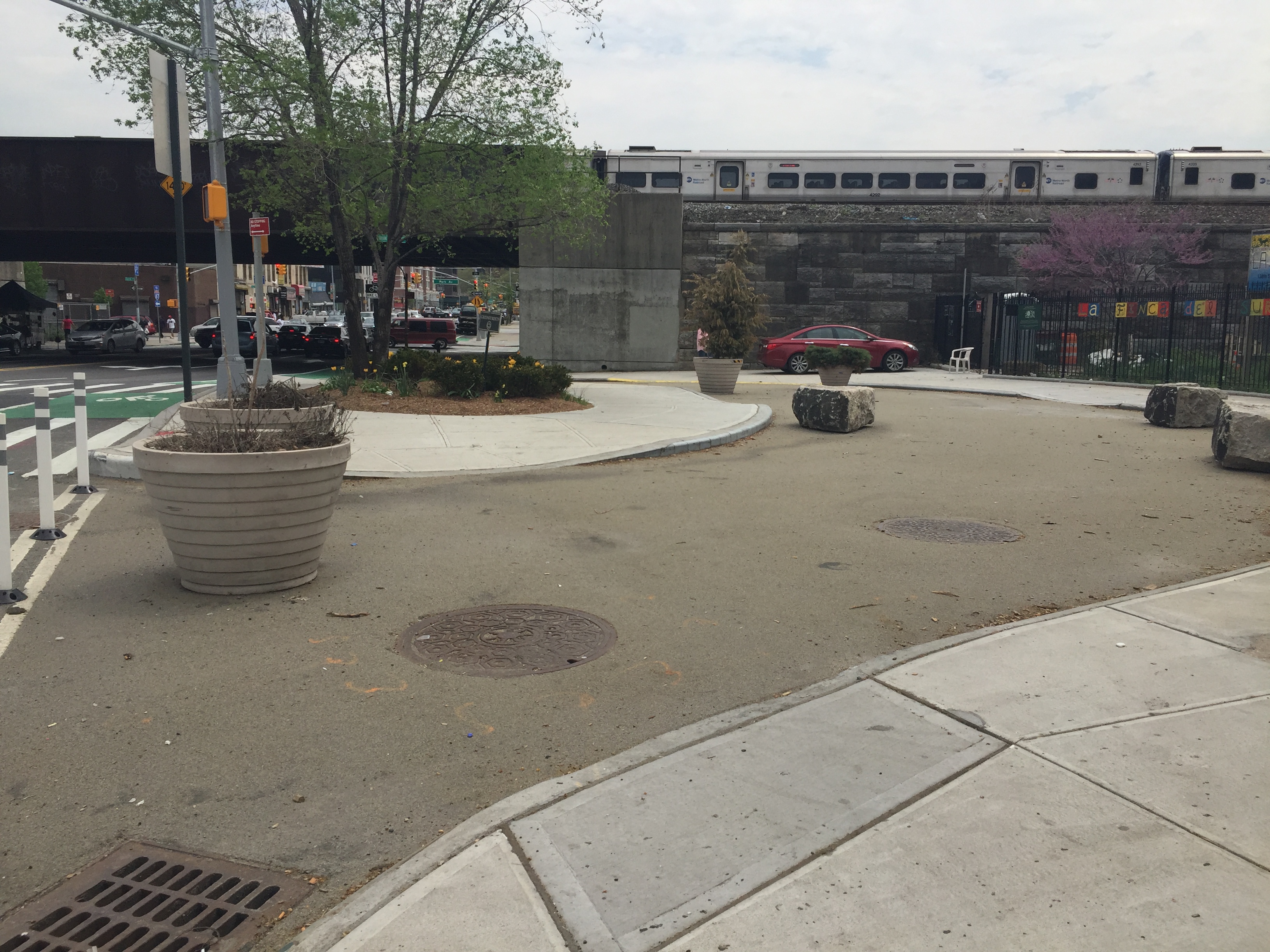 A brand new pedestrian space outside the Finca del Sur urban farm. Photo: David Meyer