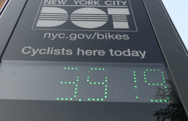 Counting Bikes at the Manhattan Bridge With DOT’s New Totem (and Streetfilms)