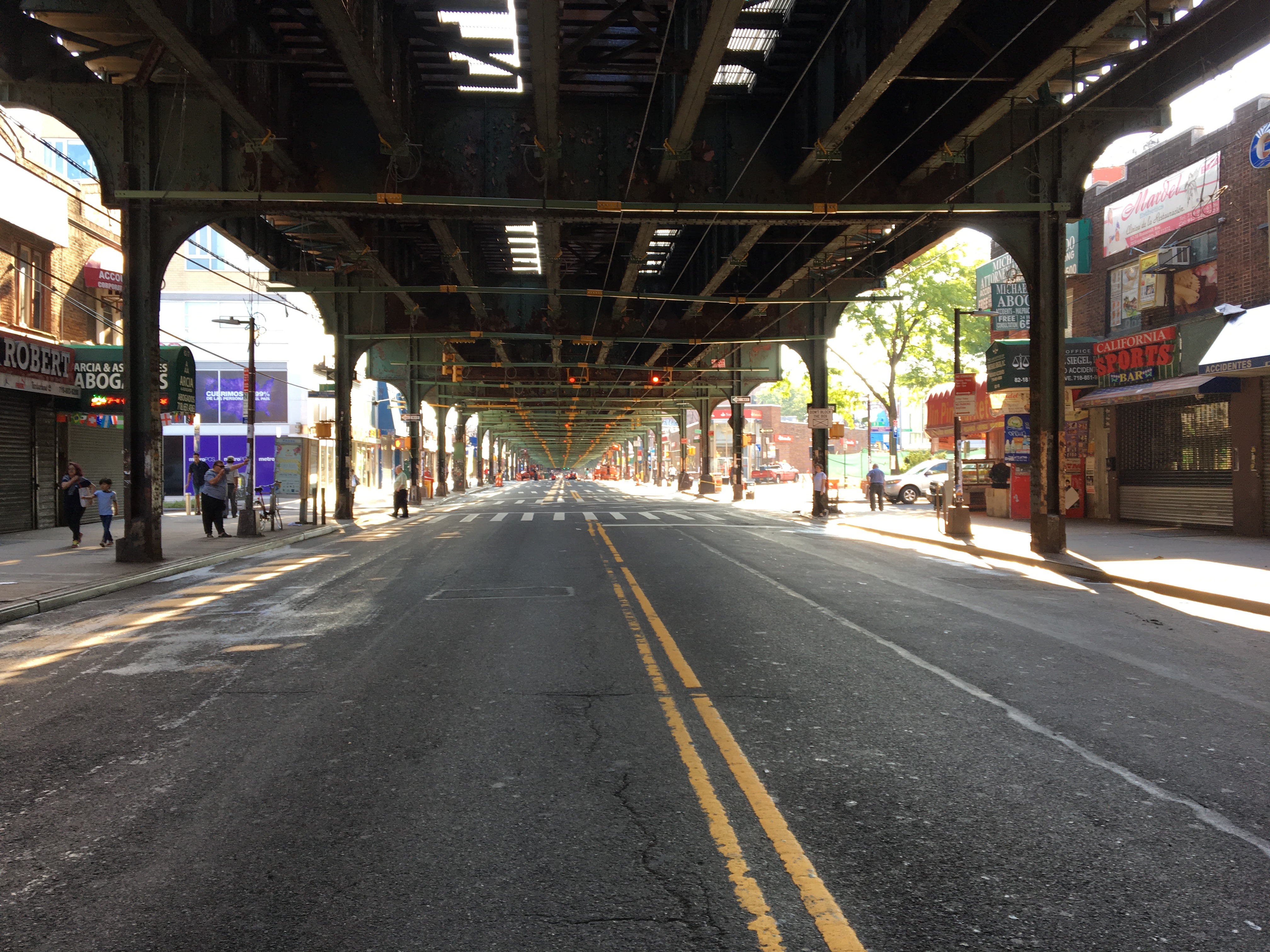 The roadway does get quiet — of car traffic — during the morning and afternoon rush hour.