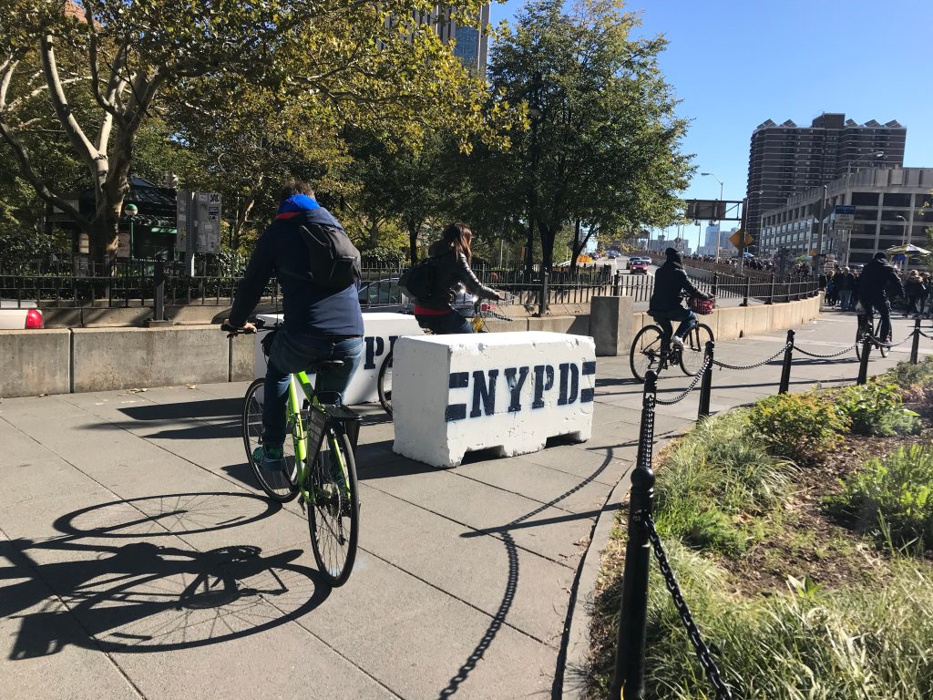 Braking News: NYPD Barricades Make Brooklyn Bridge Bike Path Even Worse!