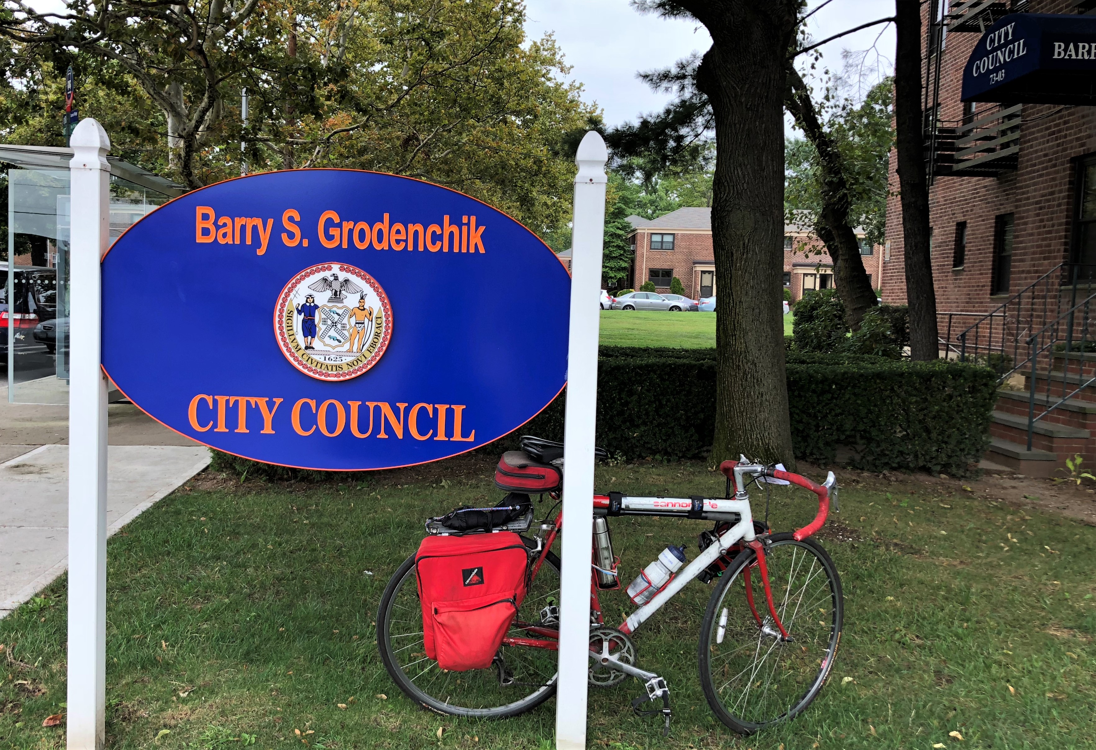 Komanoff bike outside CM Grodenchik's office _ 31 Aug 2018 _ IMG_4024 _ cropped