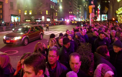 Mayor and NYPD Admit Failure During Holiday Pedestrian Gridlock