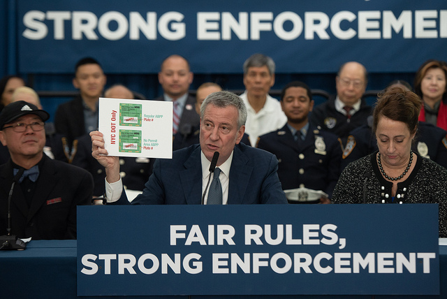 De Blasio Unveils Tiny Digital Placard Pilot in Final Days