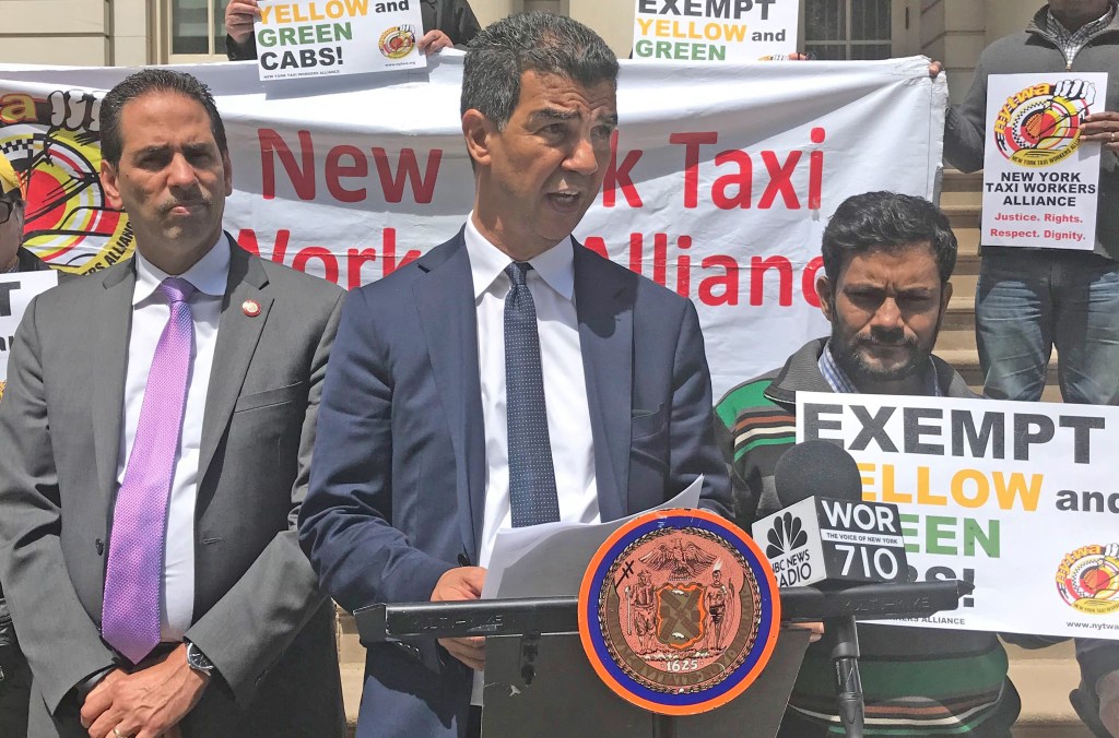 Experts: Exempting Yellow Taxis From Congestion Pricing Won’t Help Cabbies