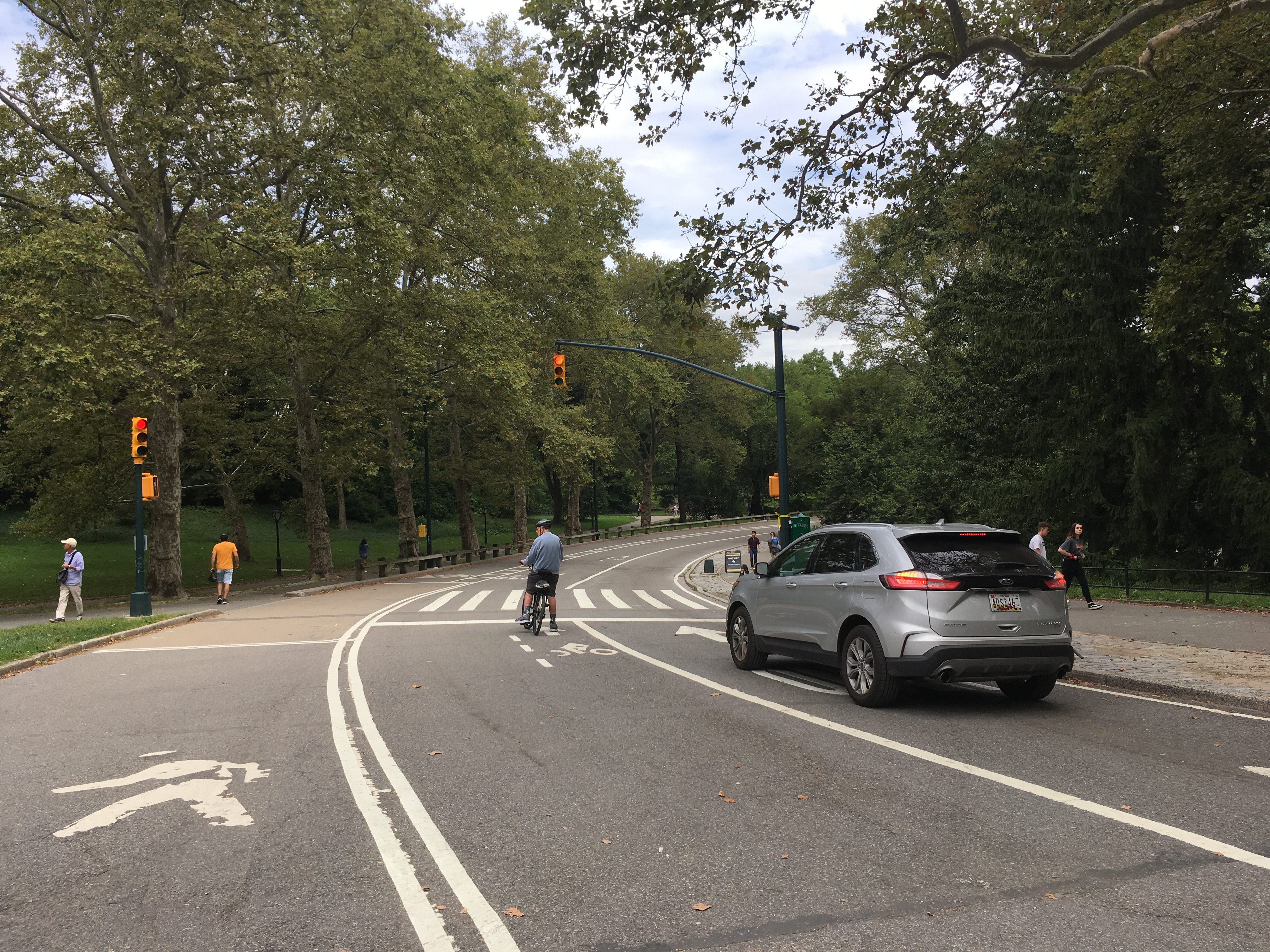 Whose car is that going north? it has a Maryland license plate. Photo: Eve Kessler