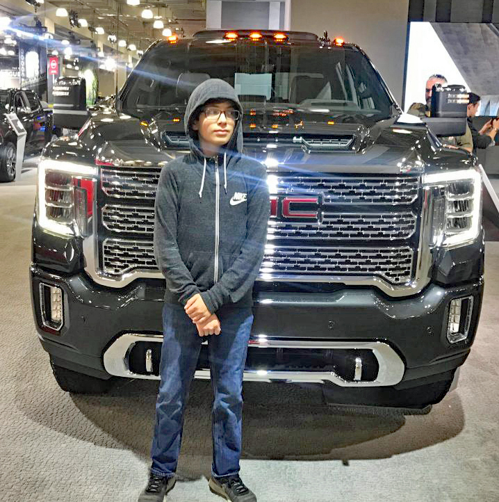 I Tweeted Mega-Car Photos from the Auto Show — And Sparked a Much-Needed Debate