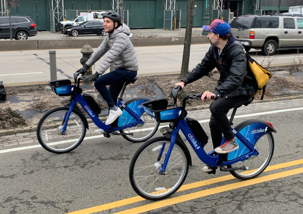 Manhattan and Brooklyn Borough Presidents Ask DOT To Raise Cap on E-Bikes in Citi Bike Fleet