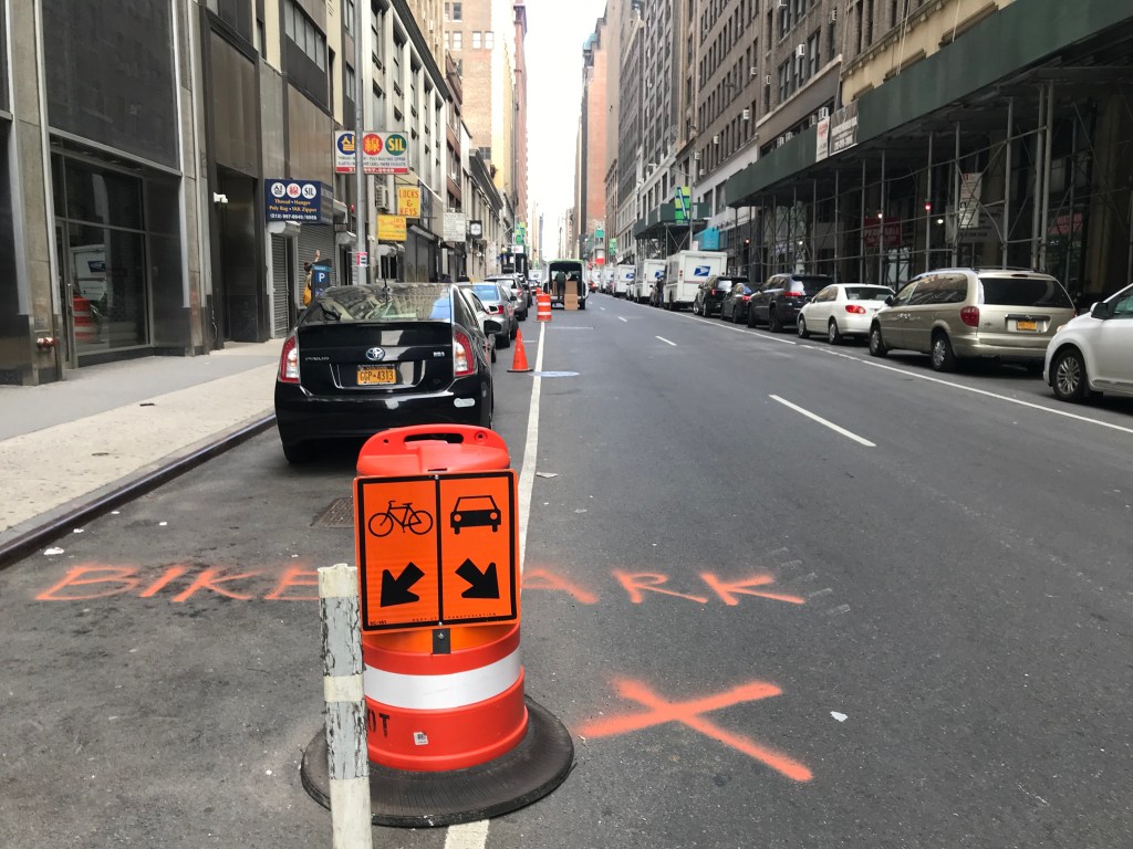 Eyes On The Street: The 38th And 39th Street Bike Lanes Are Not Ready For Prime Time