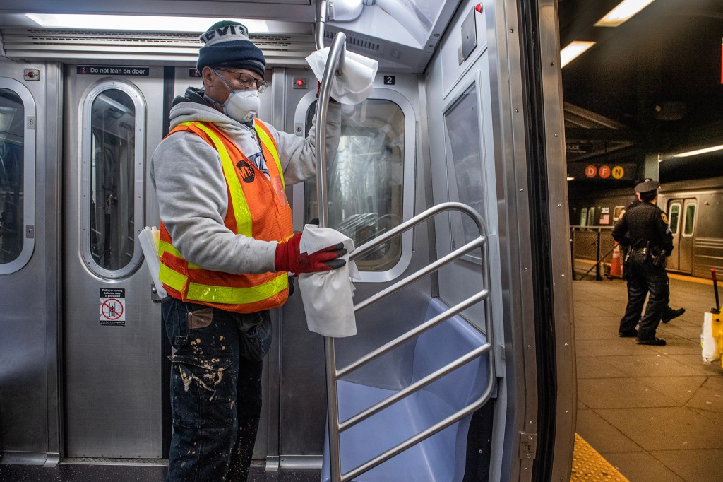 Report: MTA Can Restore Overnight Subway Service And Still Keep Trains Clean