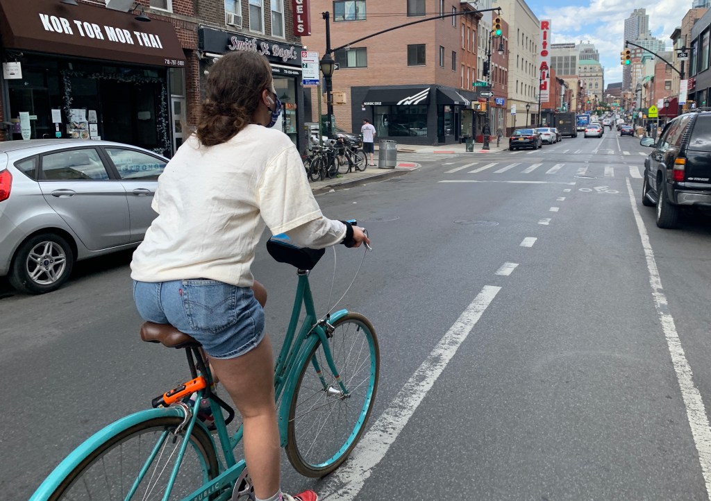 DOT Expands ‘Green Wave’ for Cyclists as City Prepares to Reopen