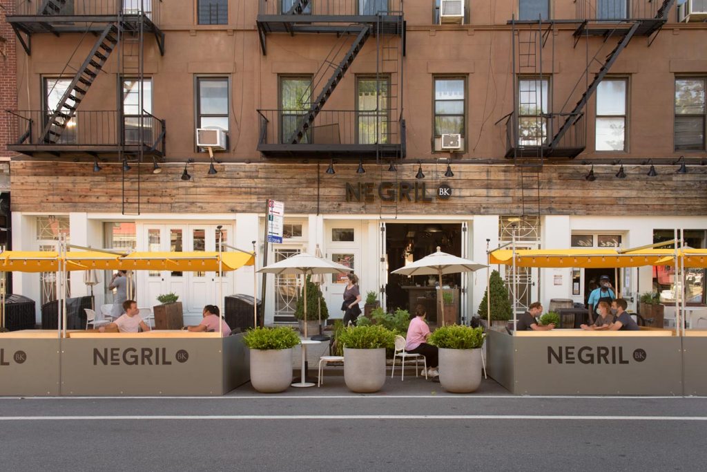 Mayor Creates 22 ‘Piazzas’ For Outdoor Dining (Like Europe Has Been Doing for Decades)
