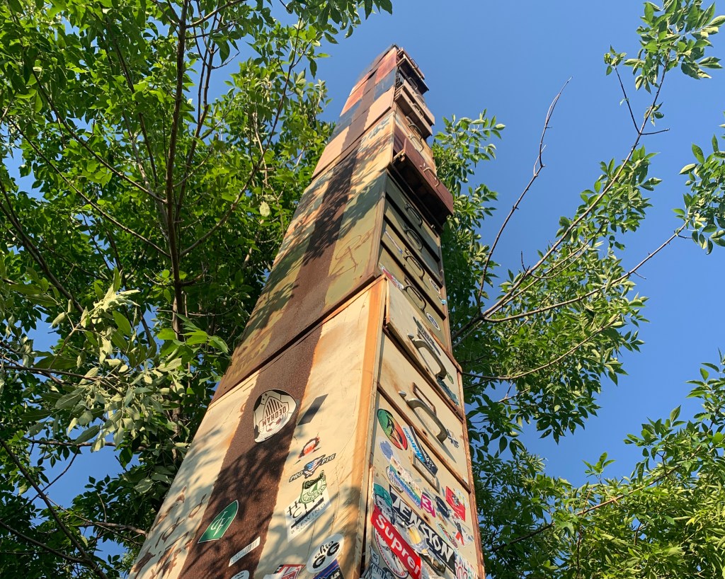 Monday’s Headlines: Tallest Filing Cabinet in the World Edition