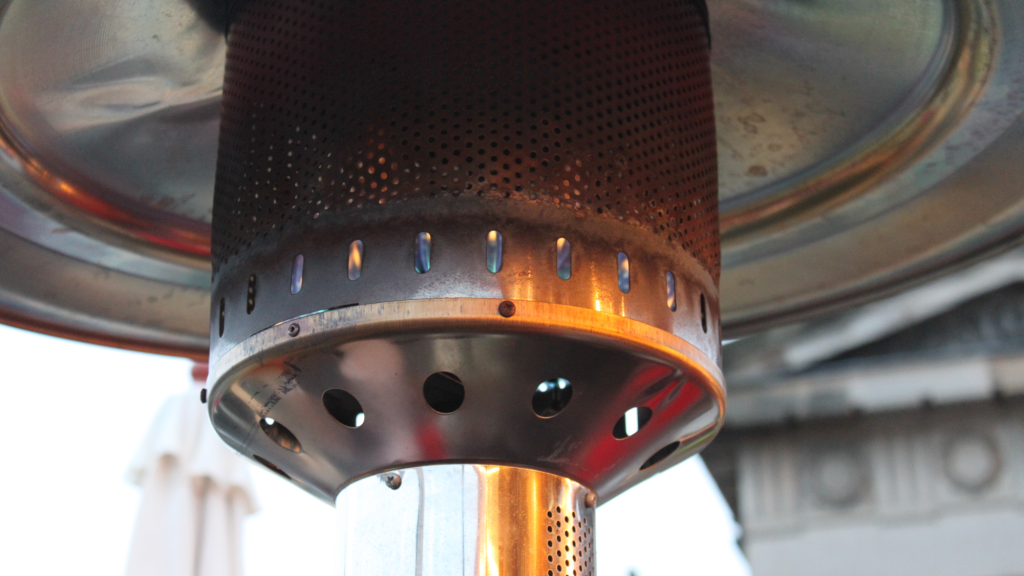 New York Is Embracing Outdoor Heat Lamps Right As France Is Rejecting Them