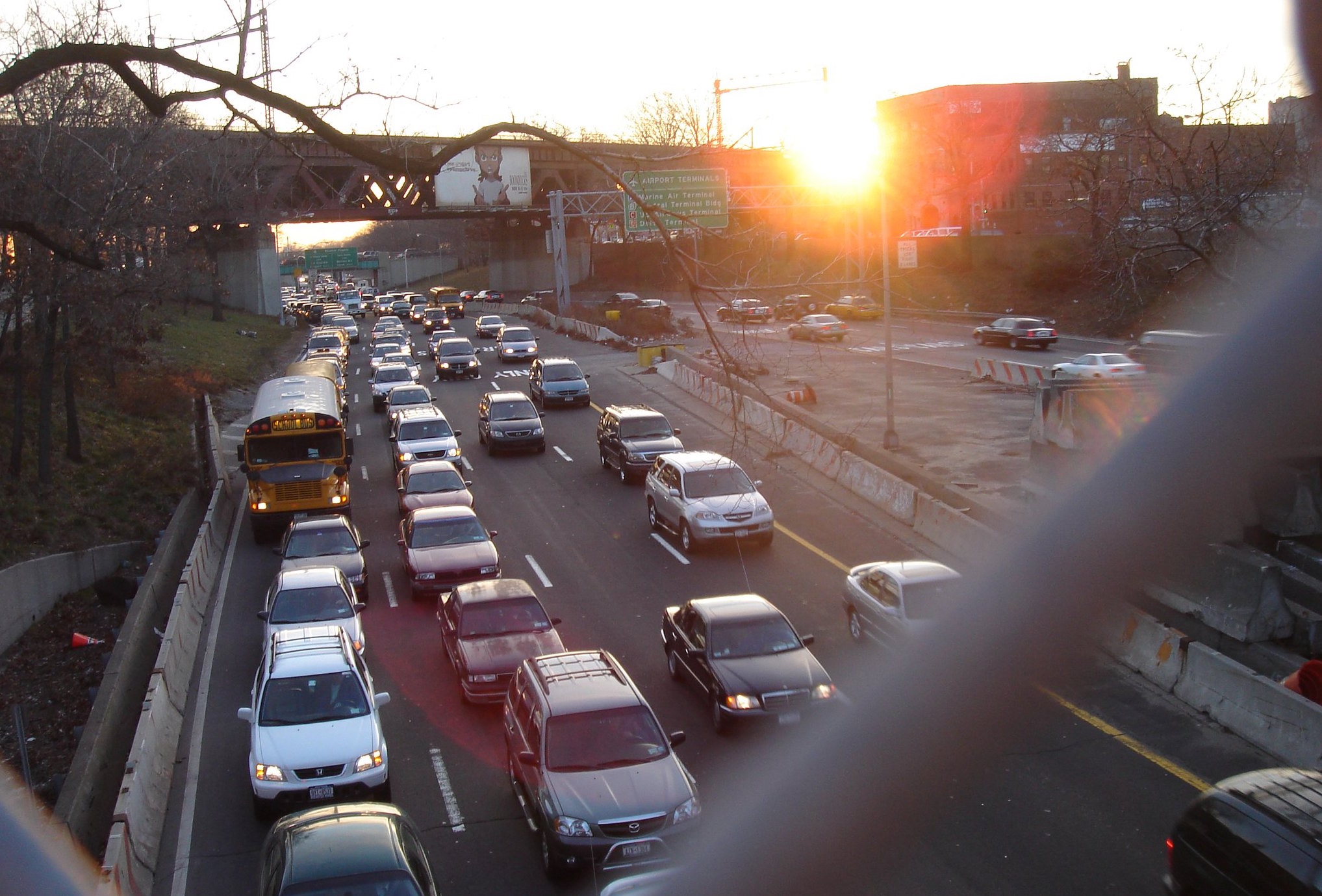 The Grand Central Parkway near LaGuardia Airport — car sewer par excellence. Photo: Dan Dickinson via Flickr