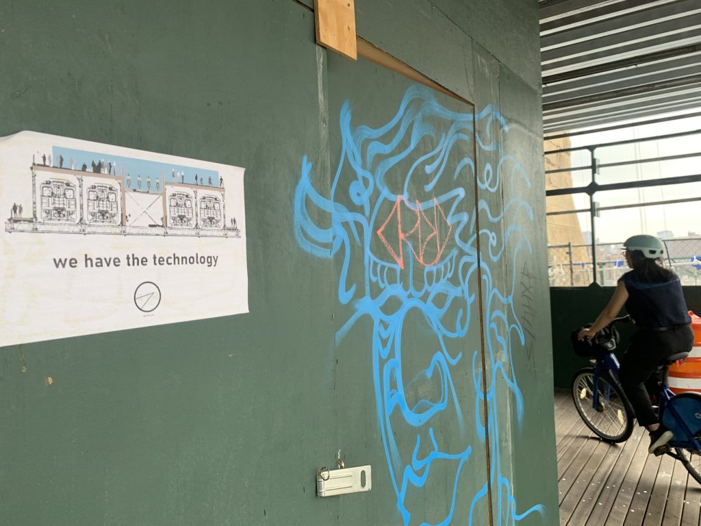 Signs Point the Way ‘Back to the Future’ for East River Bridges