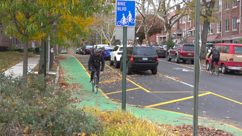 Astoria Clamors for Protected Bike Lanes on 31st Ave. ‘Bike Boulevard,’ But DOT Hasn’t Decided