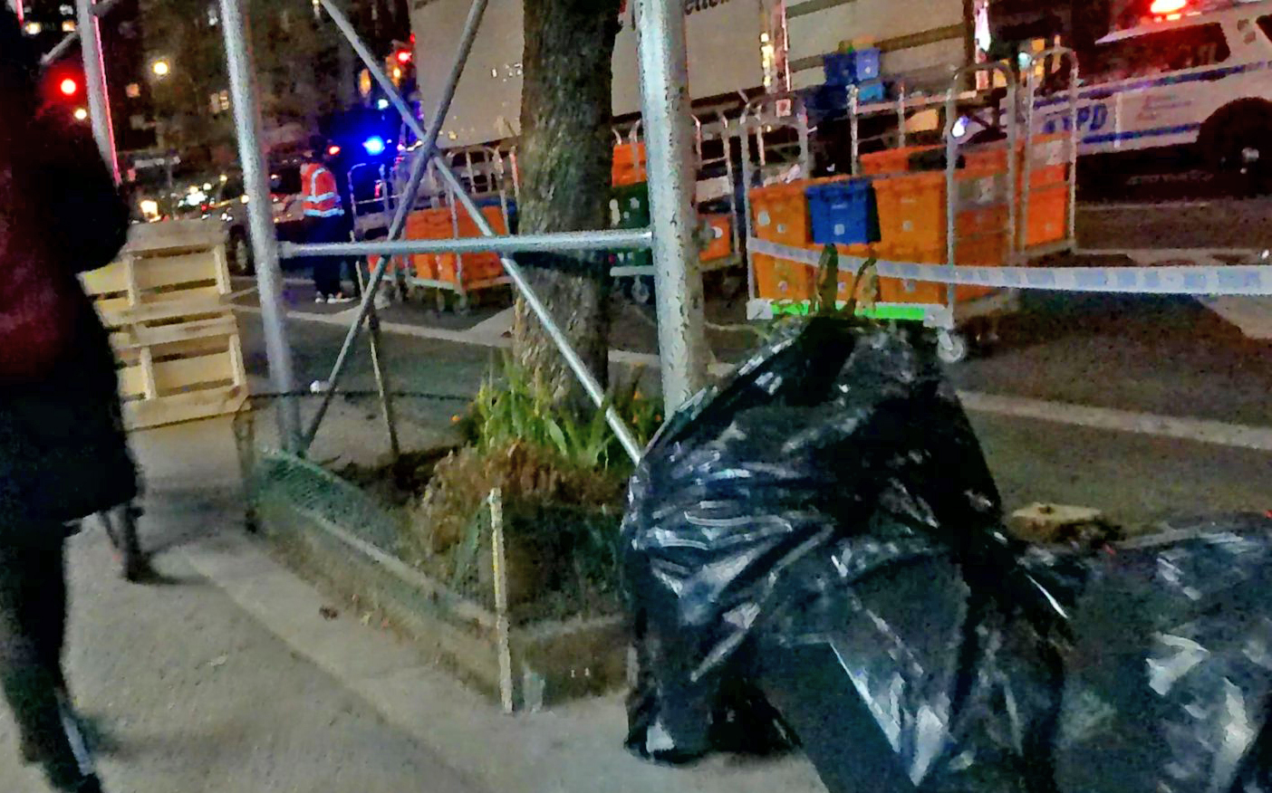 A witness who arrived on the scene described the illegally parked truck and its driver's unloading practices.