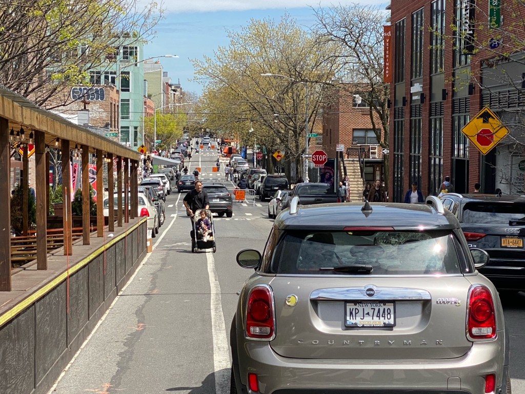 Monday’s Headlines: You Call <i>That</i> a ‘Car-Free Earth Day’ Edition