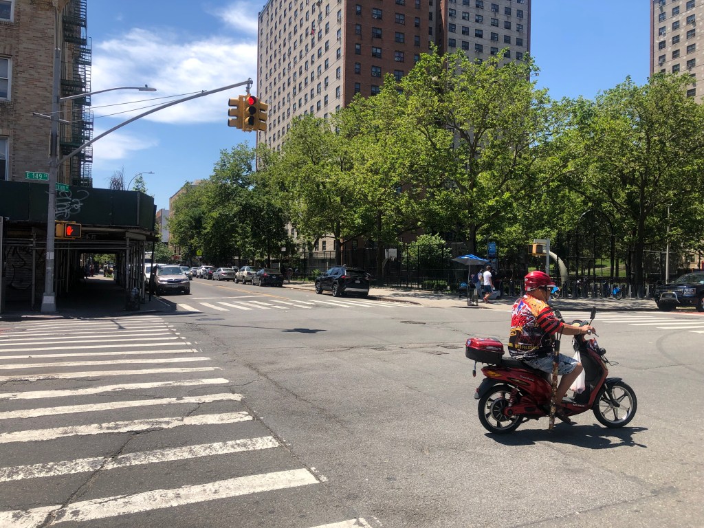 DOT Presents ‘Bike Boulevard’ Project For Jackson Ave. in Mott Haven
