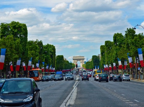 Why French and US Road Deaths Went In Dramatically Different Directions