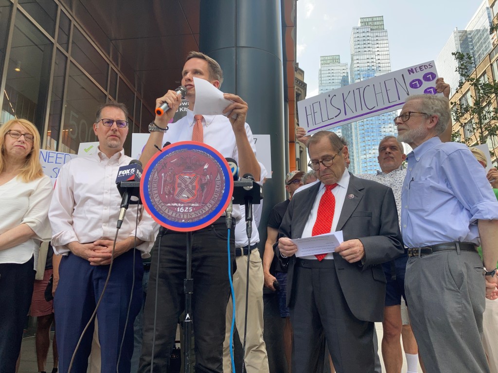 Pols and Advocates: Build the Promised 7 Train Station in Hells Kitchen 