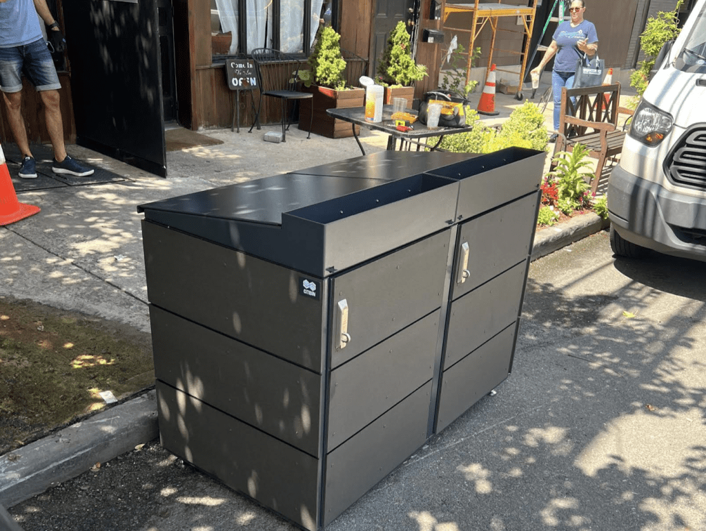 Sanitation Dept’s ‘Clean Curbs’ Program Spreads to Staten Island