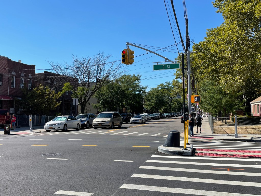 The NYPD and DMV Are Punishing Cyclists For Legally Crossing With The Pedestrian Signal