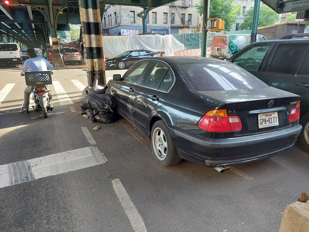 City to Install Protected Bike Lane Beneath Inwood’s Elevated Subway — in 2027