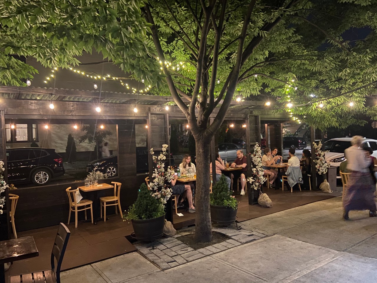 Bustling outdoor dining at Mama Fox in Bedford-Stuyvesant. Photo: Samantha DiStefano.