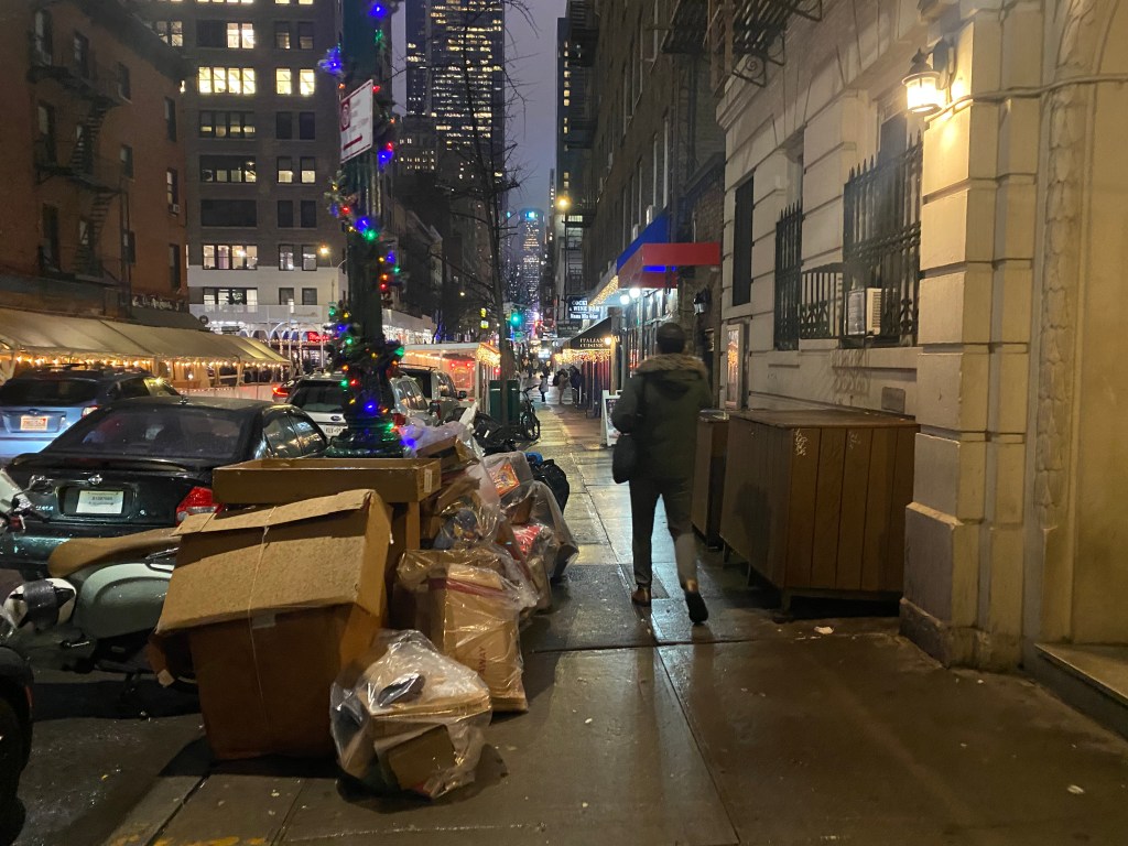 Sanitation Restaurant Trash Plan Threatens to Gobble Up More Sidewalk: Advocates