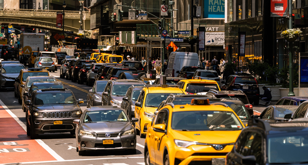 Manhattan Elected Officials Urge Congestion Pricing Discount For Electric Cars