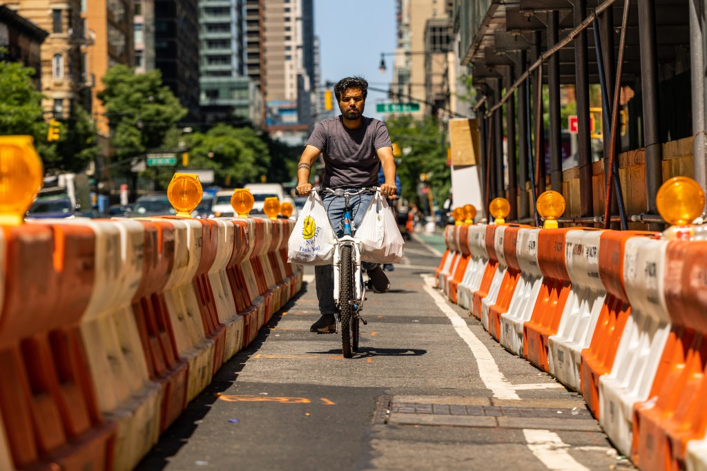 Police Brass Gets Booed During E-Vehicle Safety Alliance Meeting for Applauding Deliveristas