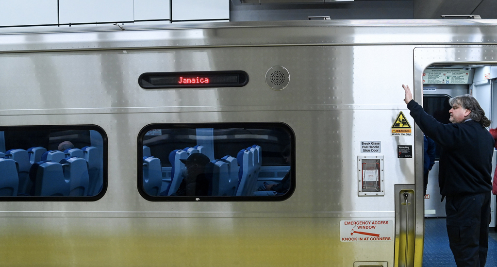 $7 Metro-North, LIRR Peak Fare Coming in August as MTA Finally Kills Atlantic Ticket