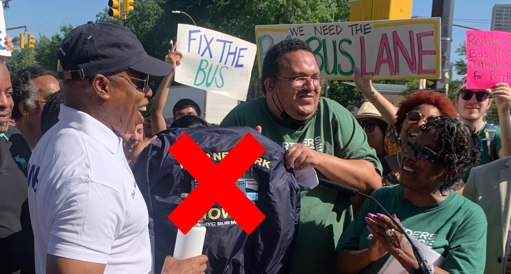 Fed Up Bronxites Tell Mayor To Forget About Bus Ride Invitation After Fordham Road ‘Betrayal’