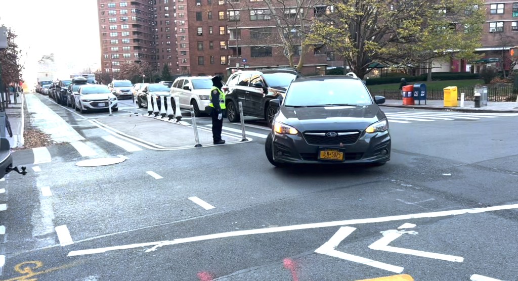City Adds Another Moving Lane to Appease Car Drivers Near Williamsburg Bridge