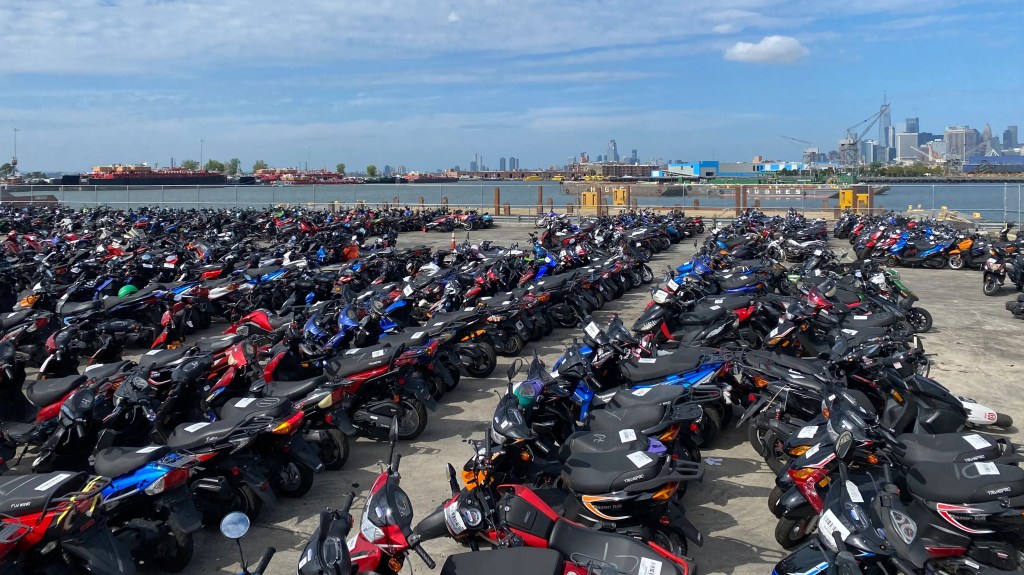 Wednesday’s Headlines: Moped Regulation Incoming Edition