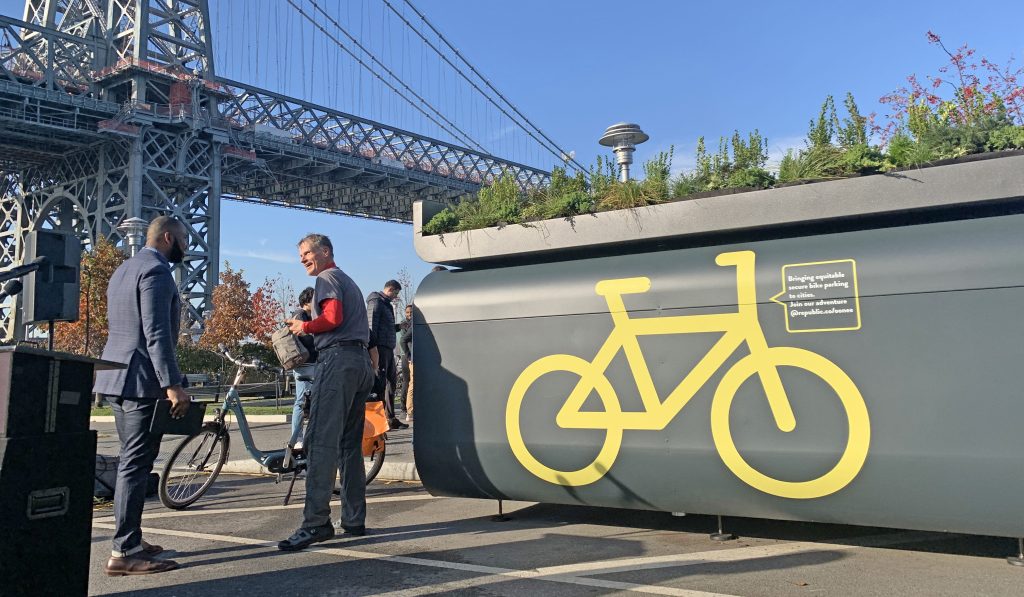 Pols Want Covered Bike Parking at Parks, City Buildings