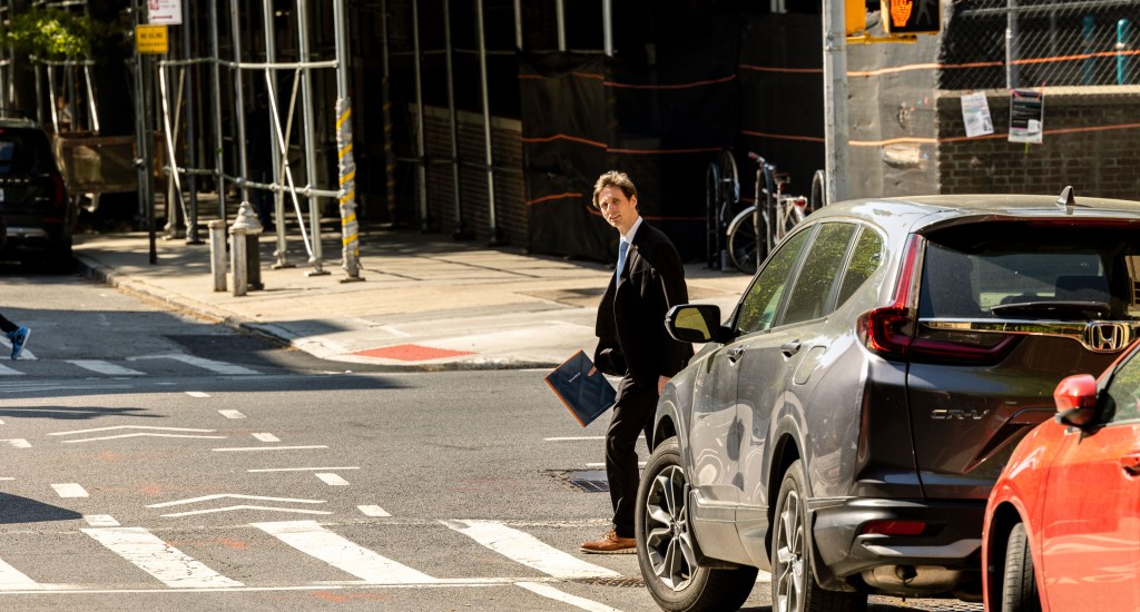 Daylight Again! Council Seeks Universal Parking Ban At Intersections