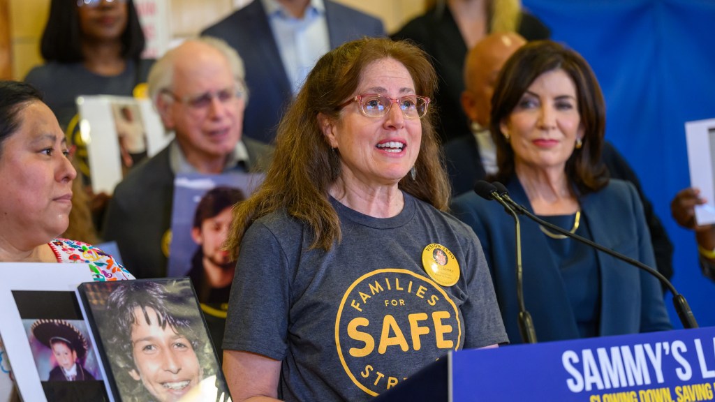 Friday’s Headlines: Hochul Signs ‘Sammy’s Law’ Edition