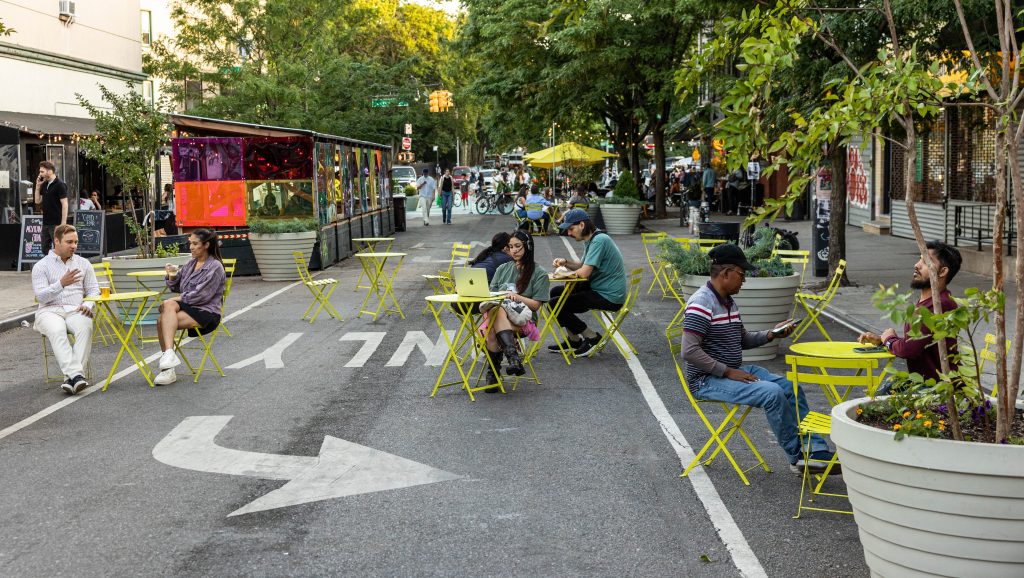 ‘Save the Slip’: North Brooklynites Urge DOT to Keep Temporary Plaza