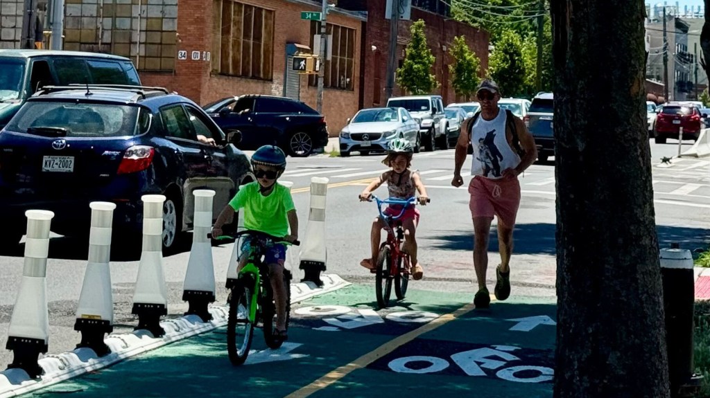 DOT Upgrades Vernon Blvd. Protected Bike Lane by Astoria’s Rainey Park