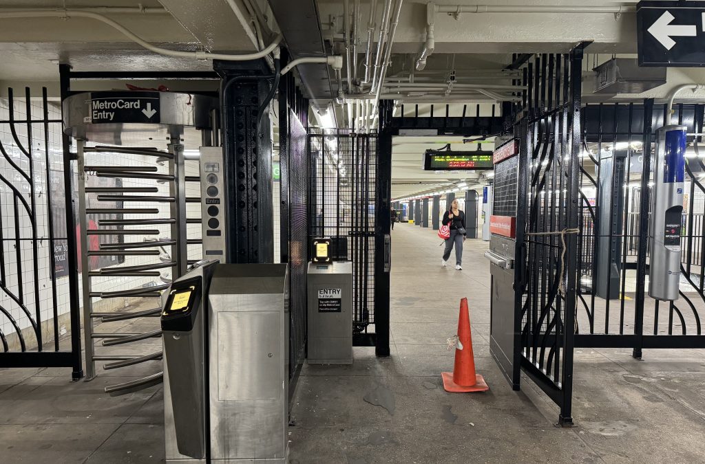 MTA Opens Gates in OMNY Snafu, Chilling Riders In Wake of Cops Shooting Alleged ‘Farebeater’