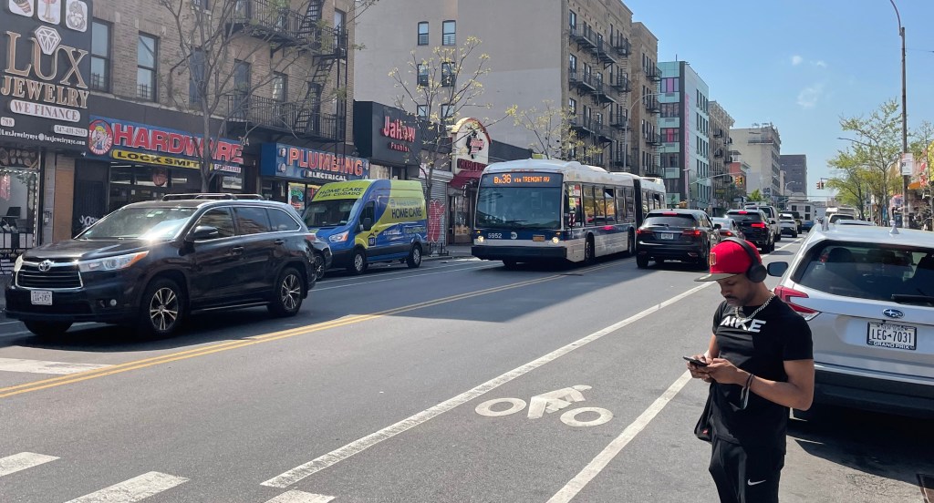 DOT: Tremont Ave. Busway to Be Installed in Spring