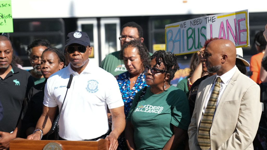 Report: Efforts to Speed Up Bus Speeds Have Stalled … Like Bus Speeds