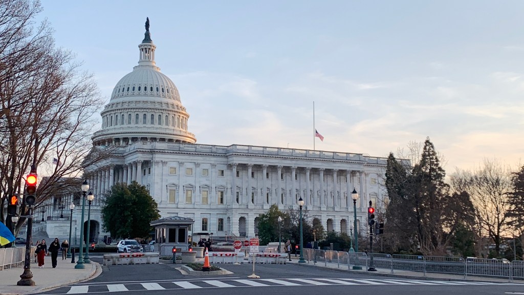 Thursday’s Headlines: Sunset on the Capitol Edition