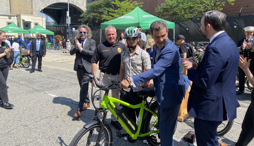 Friday’s Headlines: E-Bike Trade Show Edition