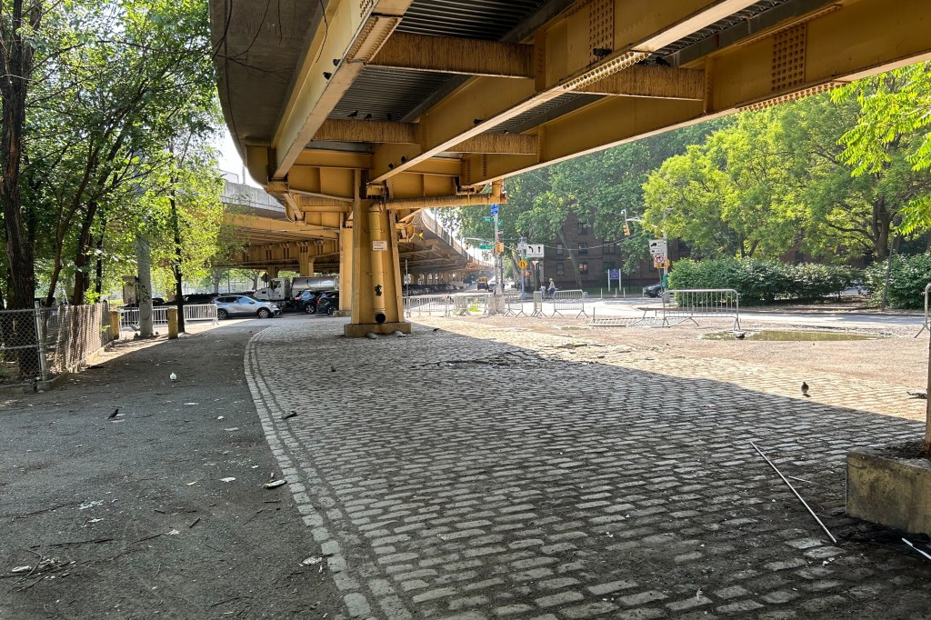 Police Finally Remove Cars From Plaza in Downtown Brooklyn