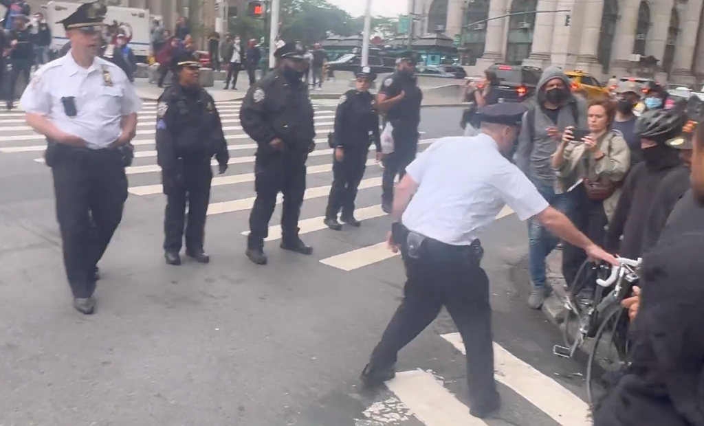 Wednesday’s Headlines: Sidewalk Police Edition